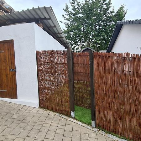 Schlaffass Mit Wellness In Alter Scheune Seinsheim Exterior photo